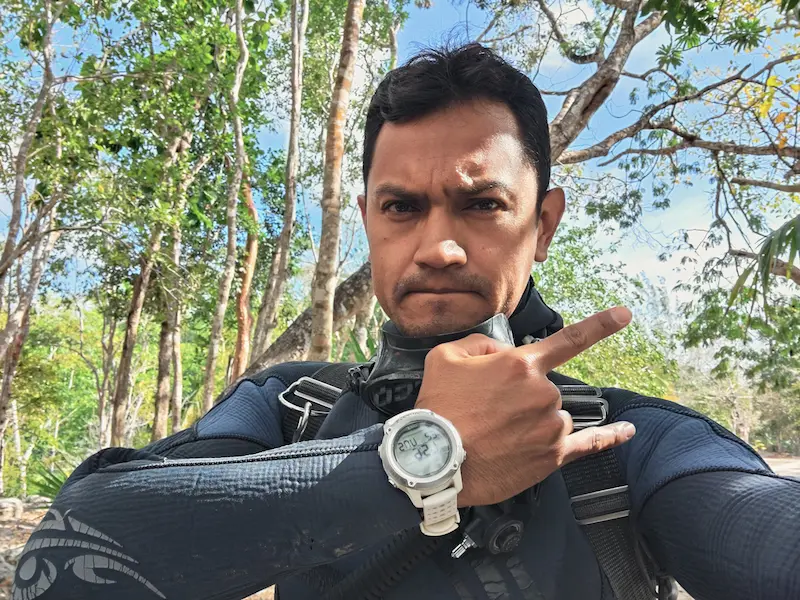 Iván García, fotógrafo subacuático e instructor técnico de buceo en Cenote Dive Tour<br />
